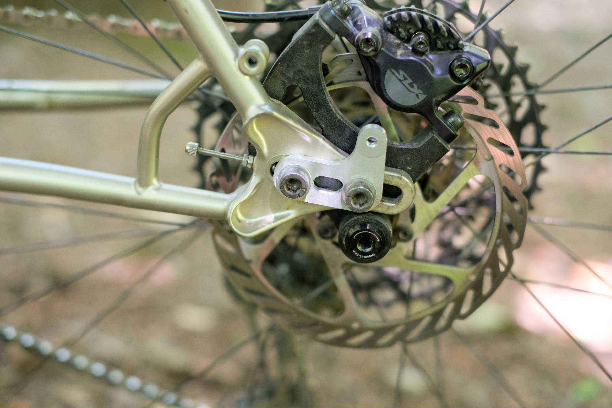 PM160 brake mount on sliding dropout